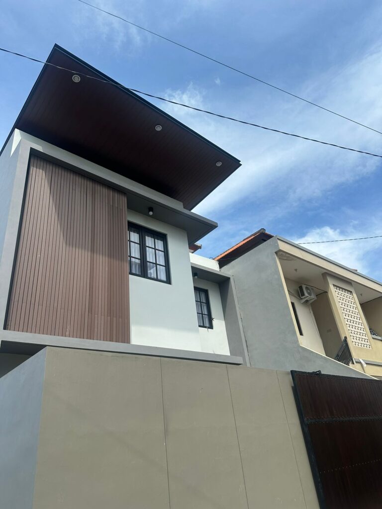Rumah American Look Black Sanur