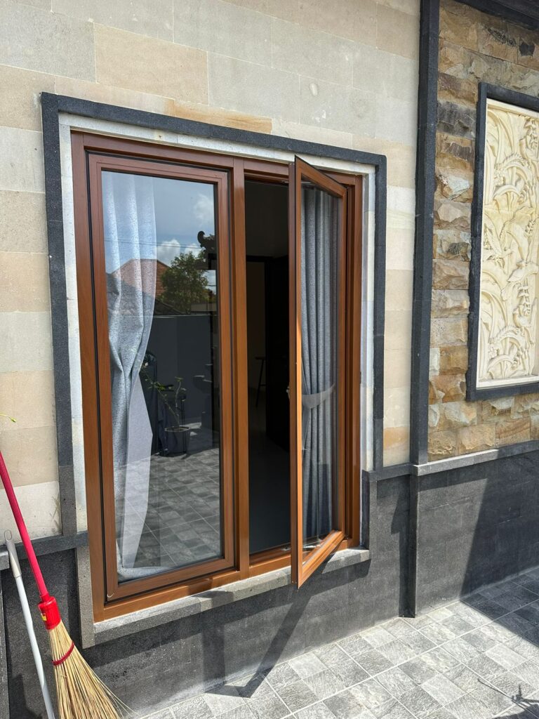 Aluminium Motif Kayu Traditional Look Gianyar